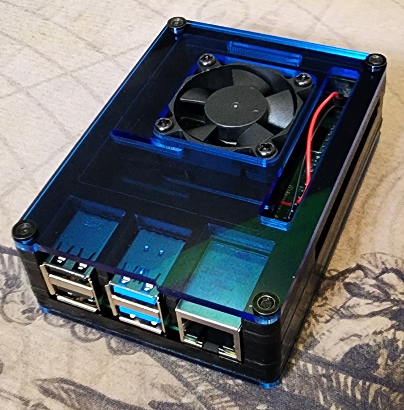 Raspberry Pi 4 with casing, 3 of 3